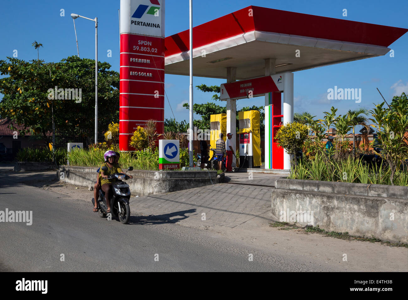 Jimbaran, Bali, Indonesien.  Tankstelle, Tankstelle. Stockfoto