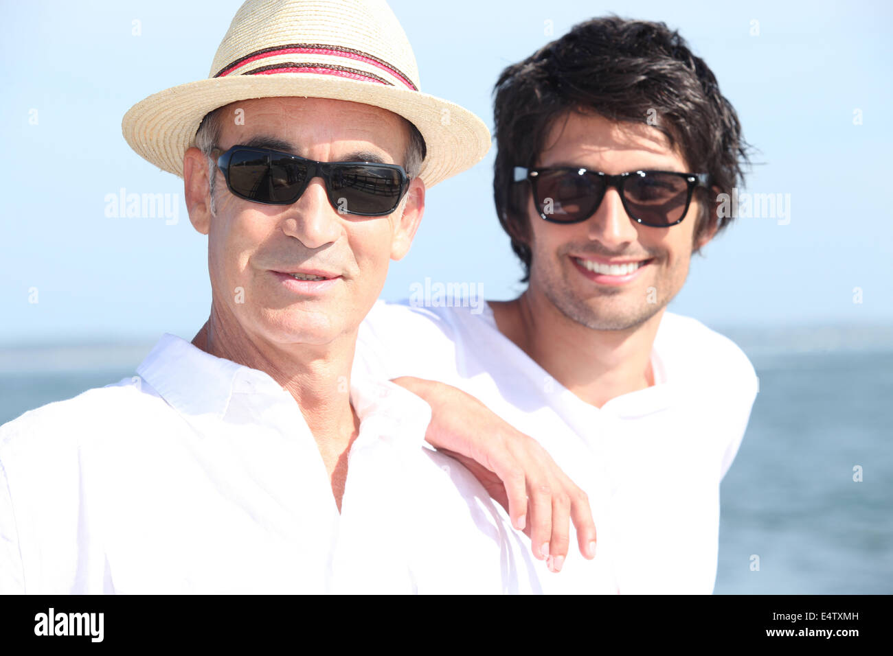 Vater und Sohn im Urlaub im Ausland Stockfoto