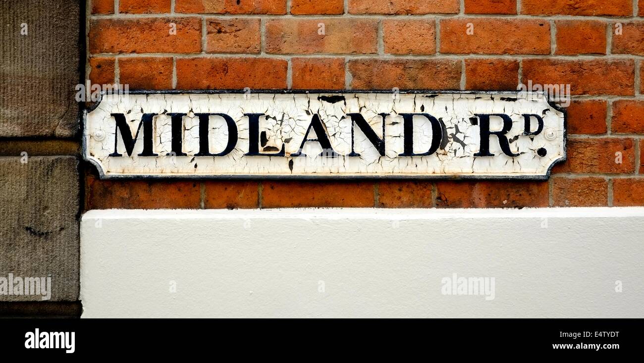 Midland Straßenschild auf einen Stein Wand Derby England UK Stockfoto