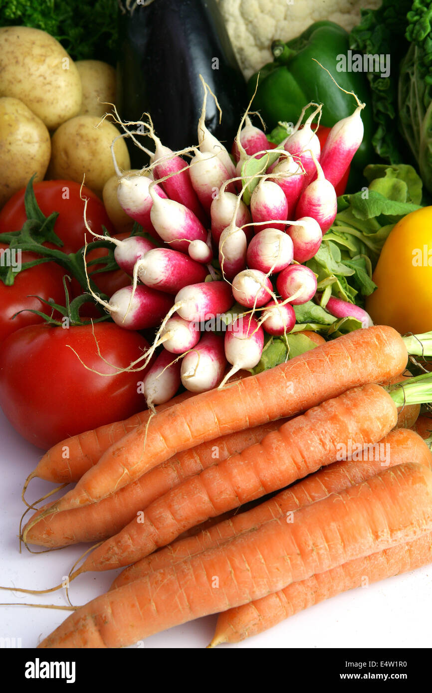 Radieschen und anderes Gemüse Stockfoto