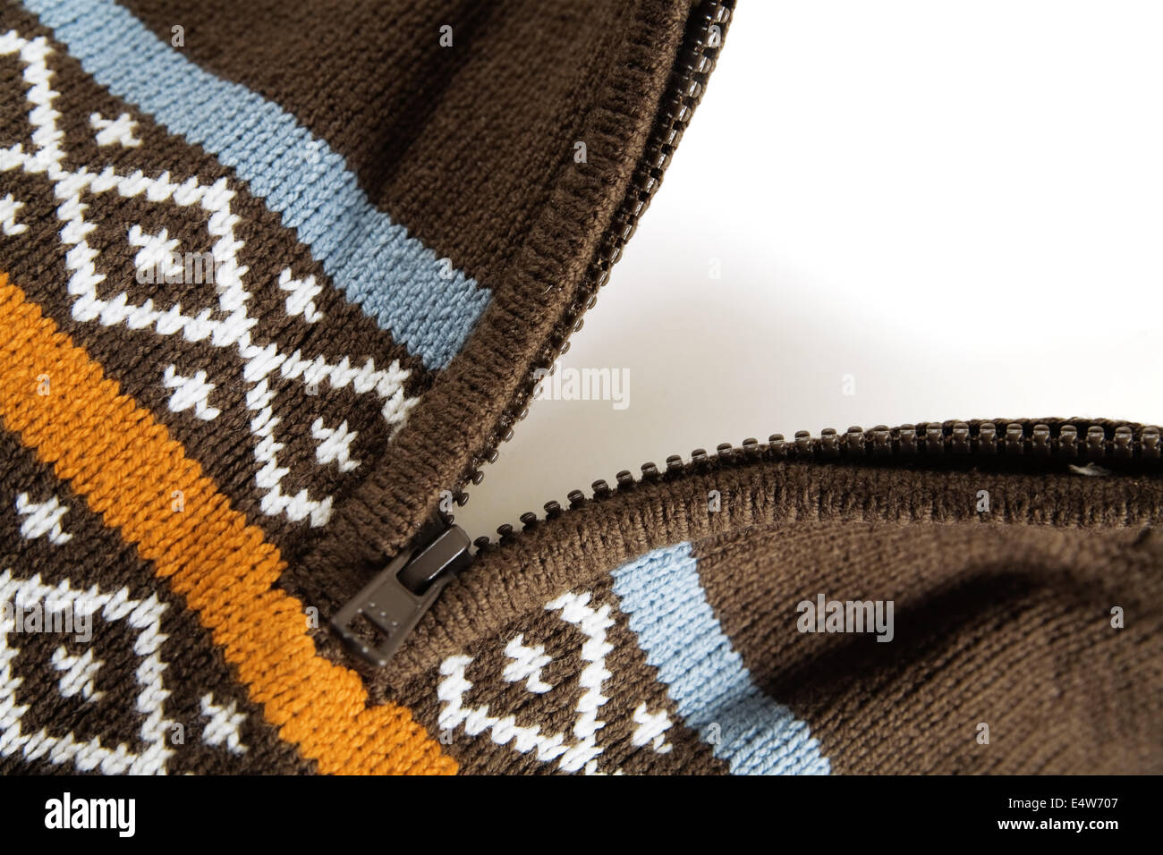 entpackten braun modische Wolle Pullover Stockfoto