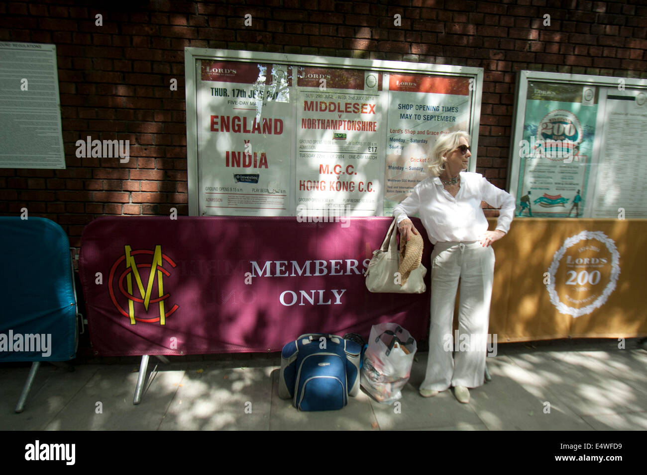 London, UK. 17. Juli 2014. Ersten Tag der zweiten Investec Testspiel zwischen Indien und England an Lords Cricket Ground Credit: Amer Ghazzal/Alamy Live-Nachrichten Stockfoto