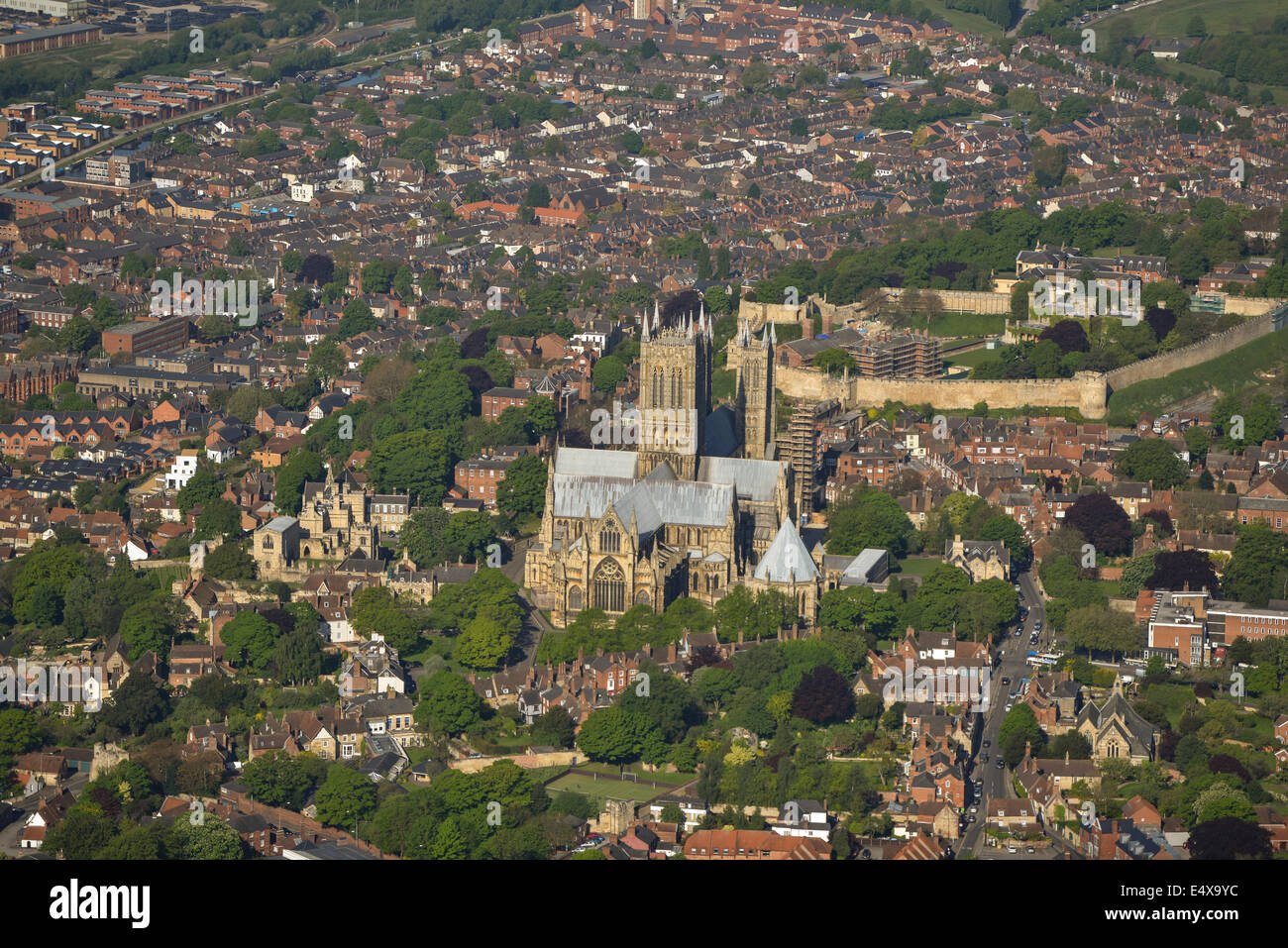 Eine Luftaufnahme, Blick nach Westen in Richtung Lincoln Kathedrale und das Schloss über Stockfoto