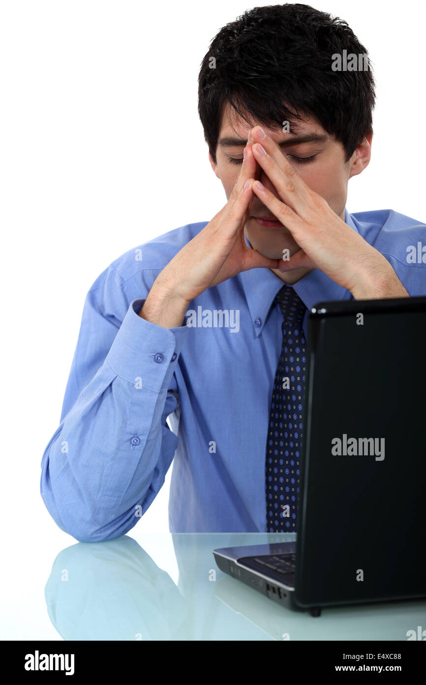 Geschäftsmann hat alle seine Arbeit verloren Stockfoto