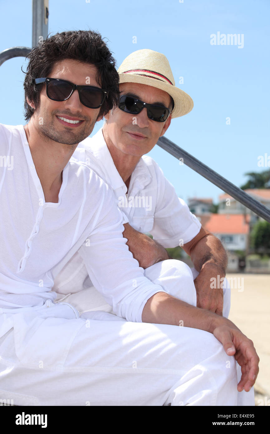 Vater und Sohn in den Urlaub. Stockfoto