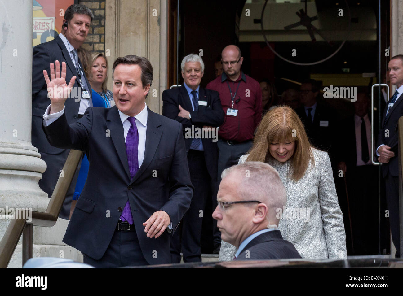 Der britische Premierminister David Cameron Besuche Imperial War Museum in London Stockfoto