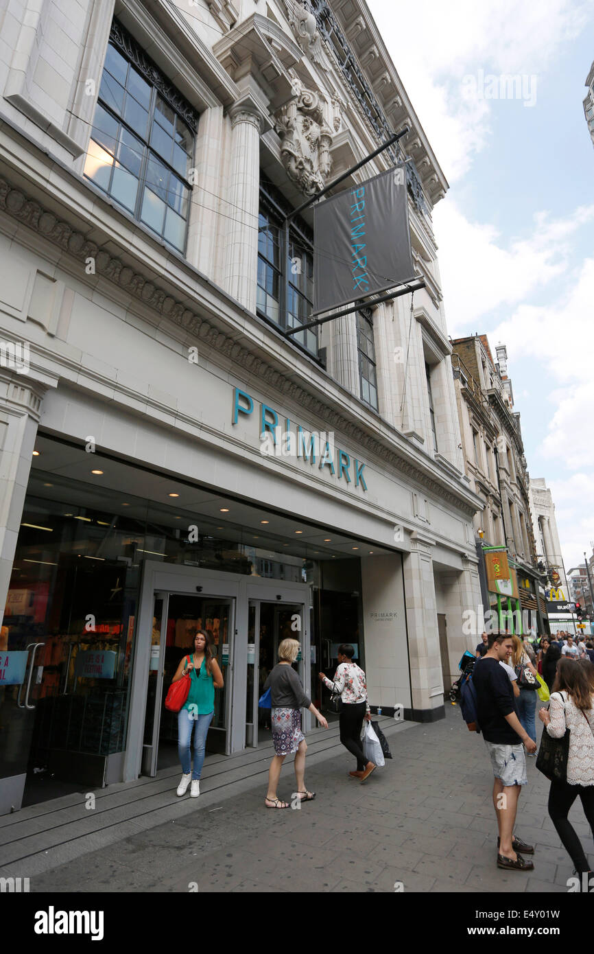 Großbritannien, London: Primark an der Oxford Street im Zentrum von London am 17. Juli 2014 abgebildet ist. Stockfoto