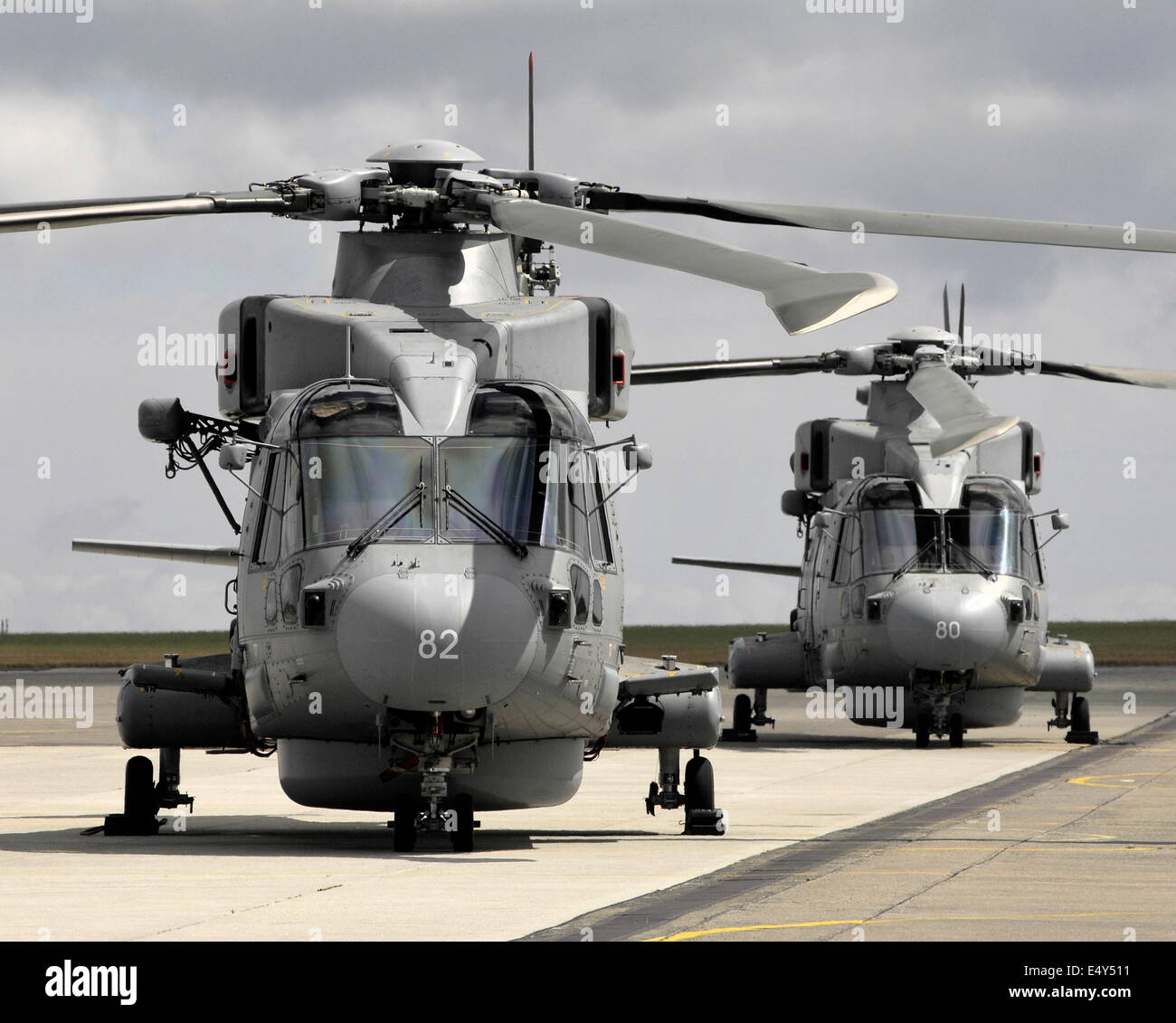 AJAXNETPHOTO. JULI 2013. RNAS CULDROSE, ENGLAND. - NEU UMGEBAUTE ROYAL NAVY MERLIN MK II AW 101 HUBSCHRAUBER VON 824 GESCHWADER AUF DEM VORFELD. FOTO: JONATHAN EASTLAND/AJAX REF; D132307 3237 1 Stockfoto