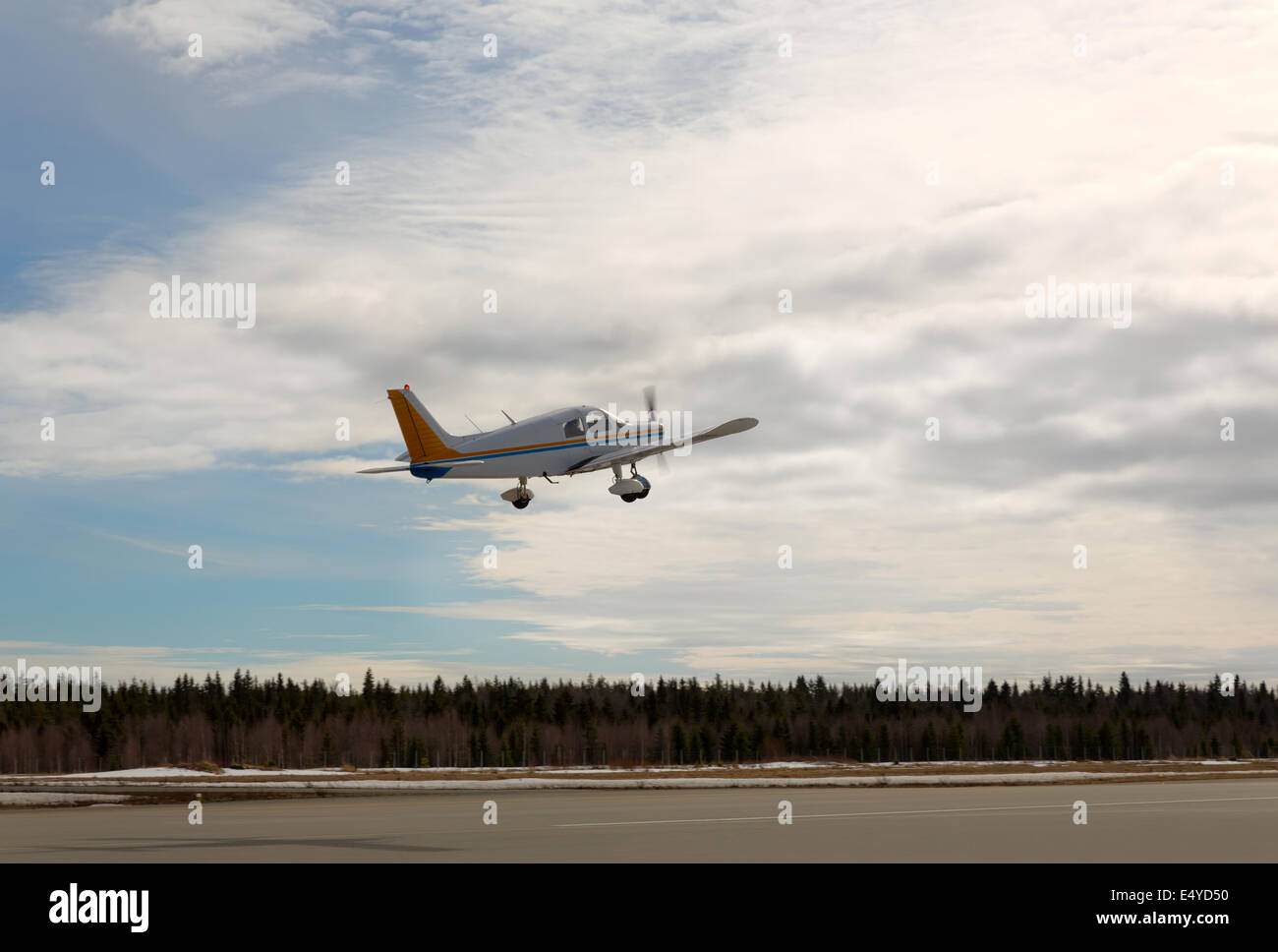 Flugzeug hebt ab -Fotos und -Bildmaterial in hoher Auflösung – Alamy