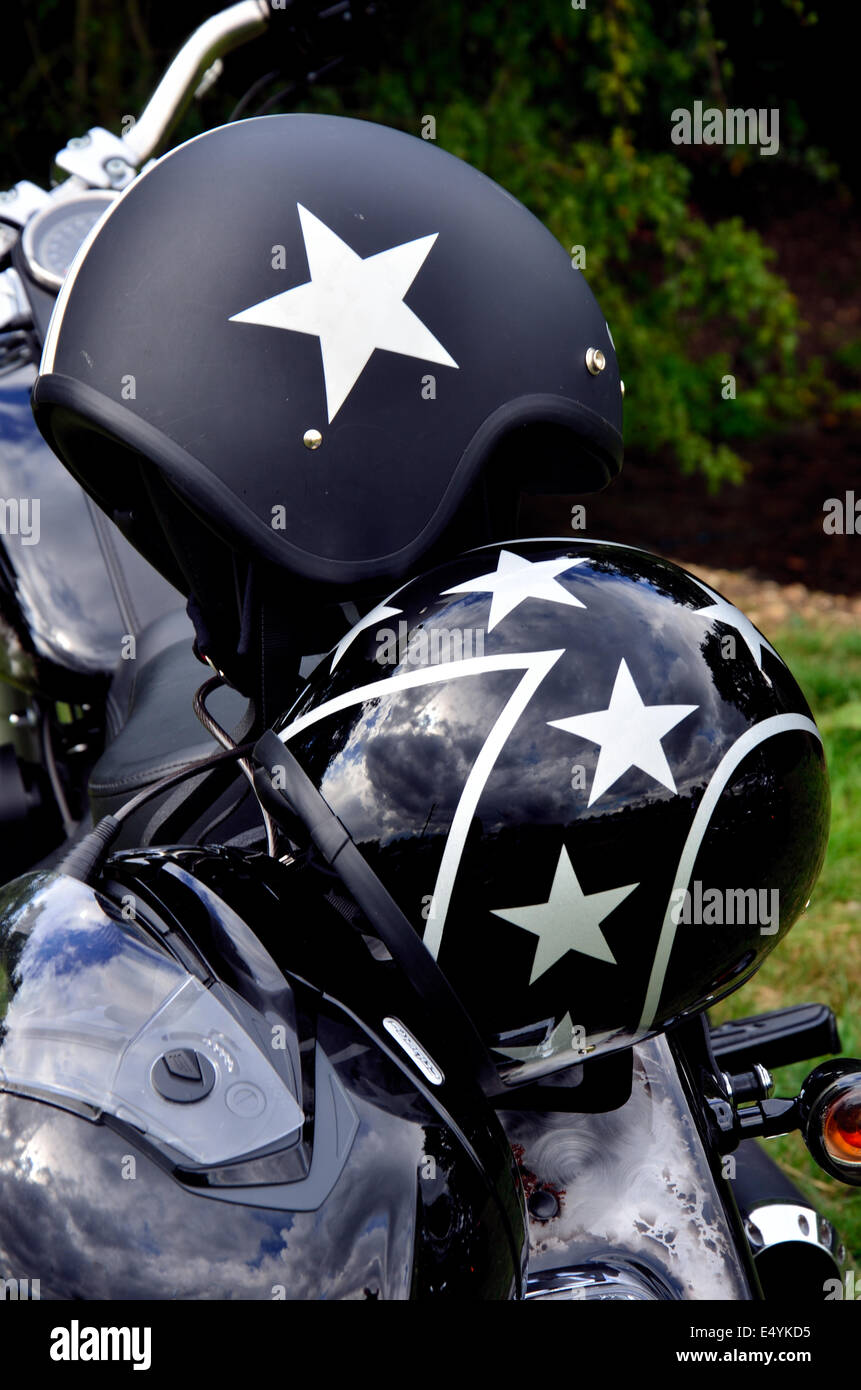 Motorrad Helme Stockfoto