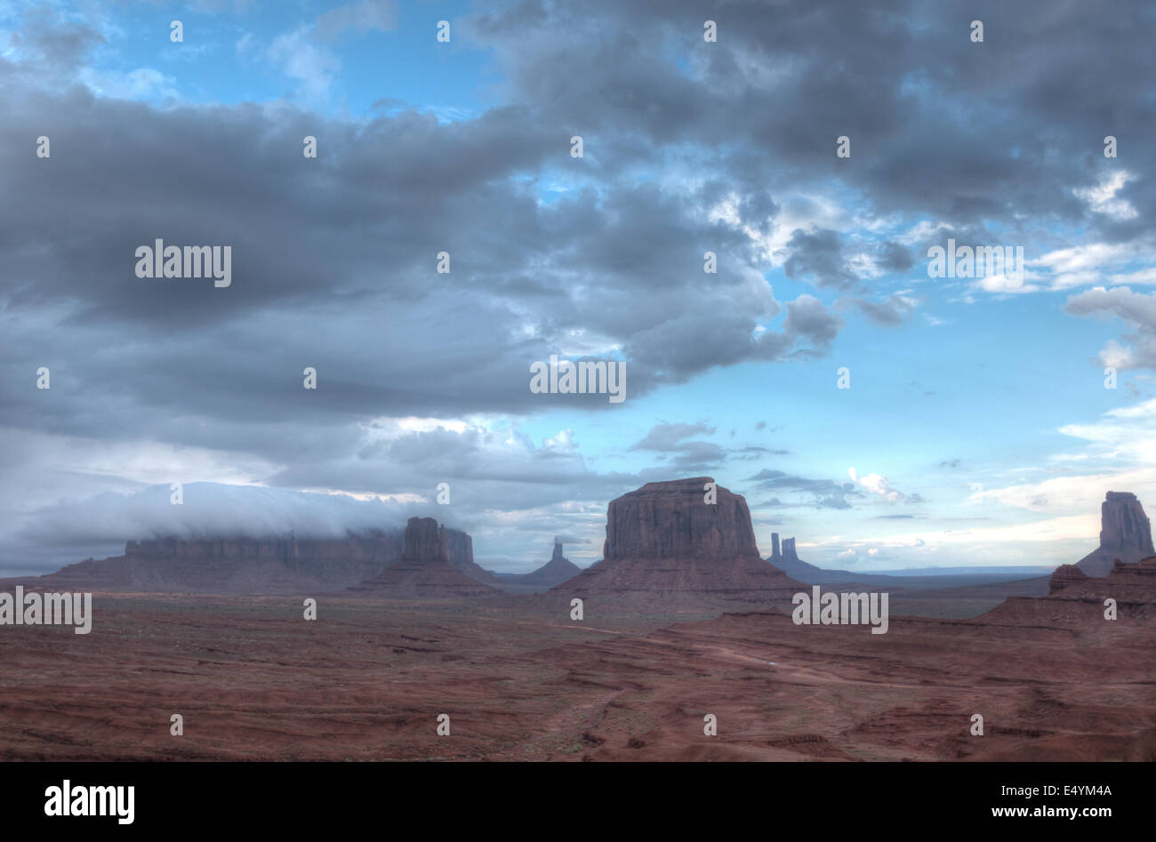 Monument Valley große Wolke Stockfoto