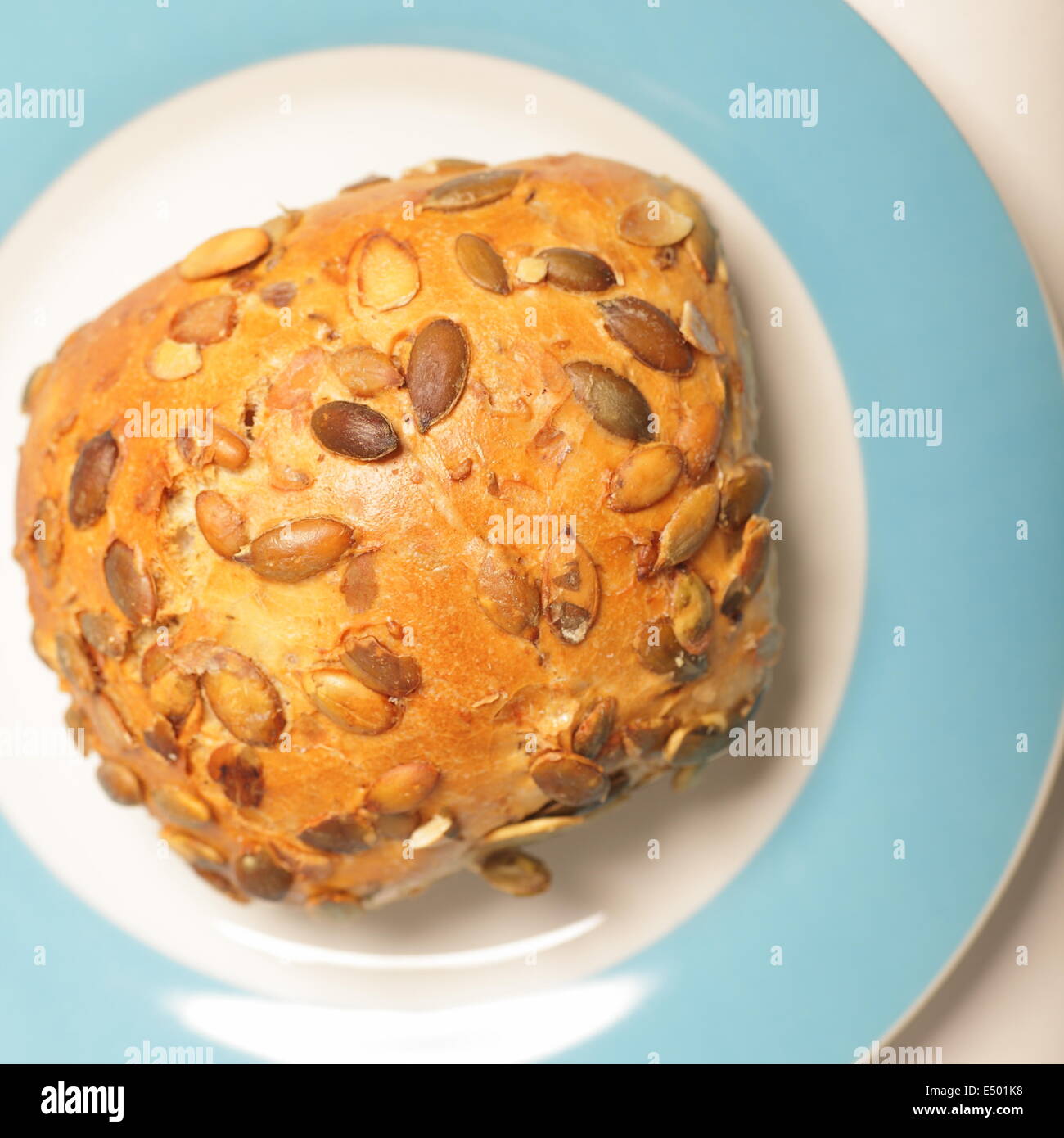 Knusprige rolle -Fotos und -Bildmaterial in hoher Auflösung – Alamy Knusprige rolle -Fotos und -Bildmaterial in hoher Auflösung – Alamy