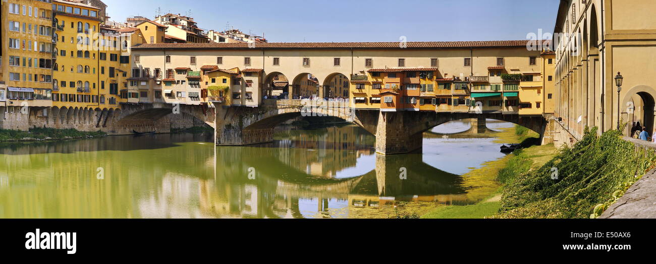 Ponte Vecchio, die berühmte Brücke in Florenz Stockfoto