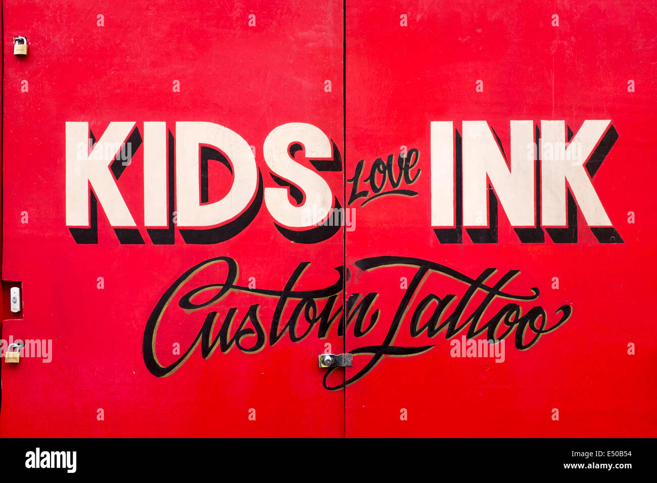 Kinder Liebe Ink Tattoo Parlour Brick Lane London Stockfoto