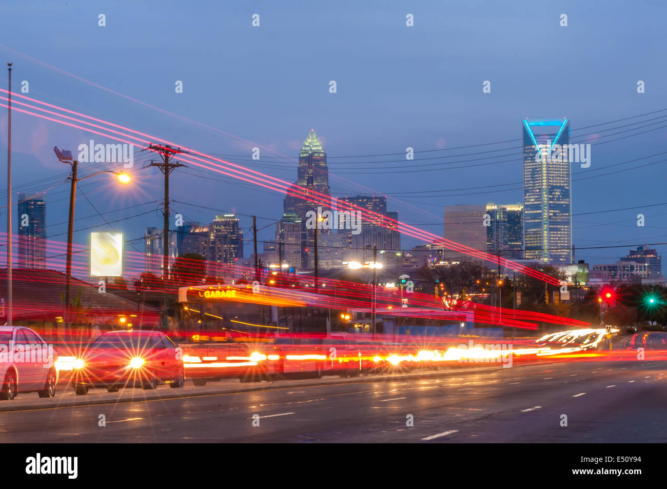 Charlotte City Skyline bei Nacht Stockfoto