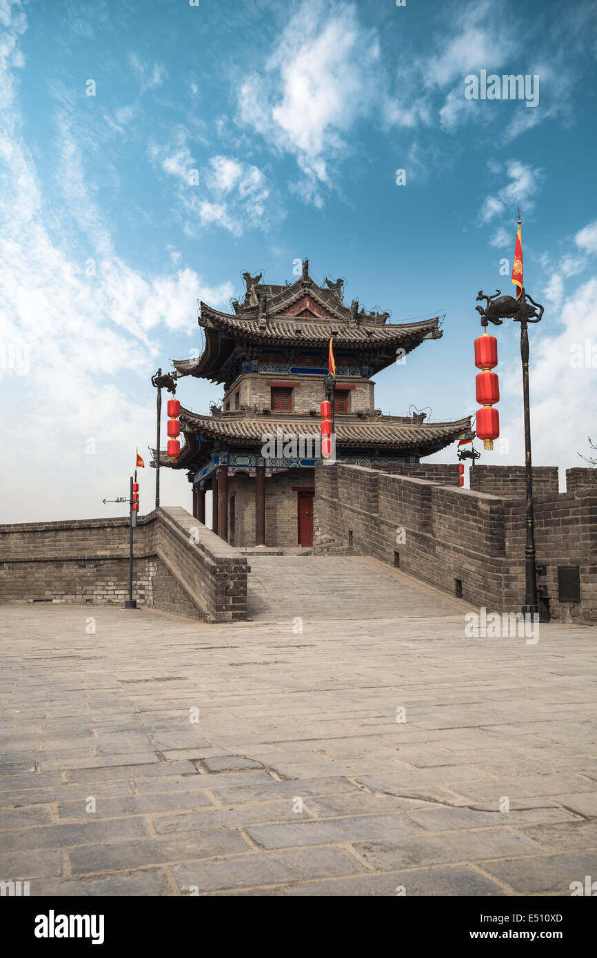 alten Turm an der Stadtmauer in xian Stockfoto