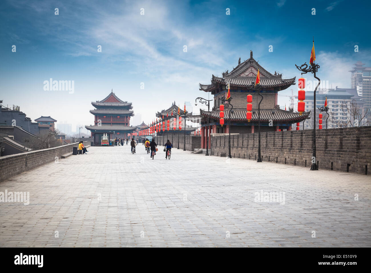 auf der alten Stadtmauer in xian Stockfoto