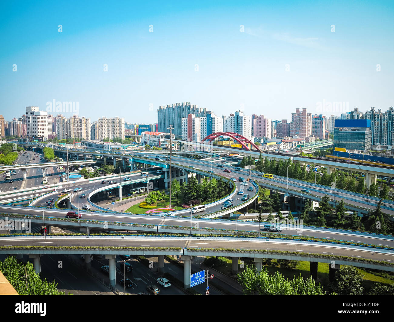 moderne Überführung in shanghai Stockfoto
