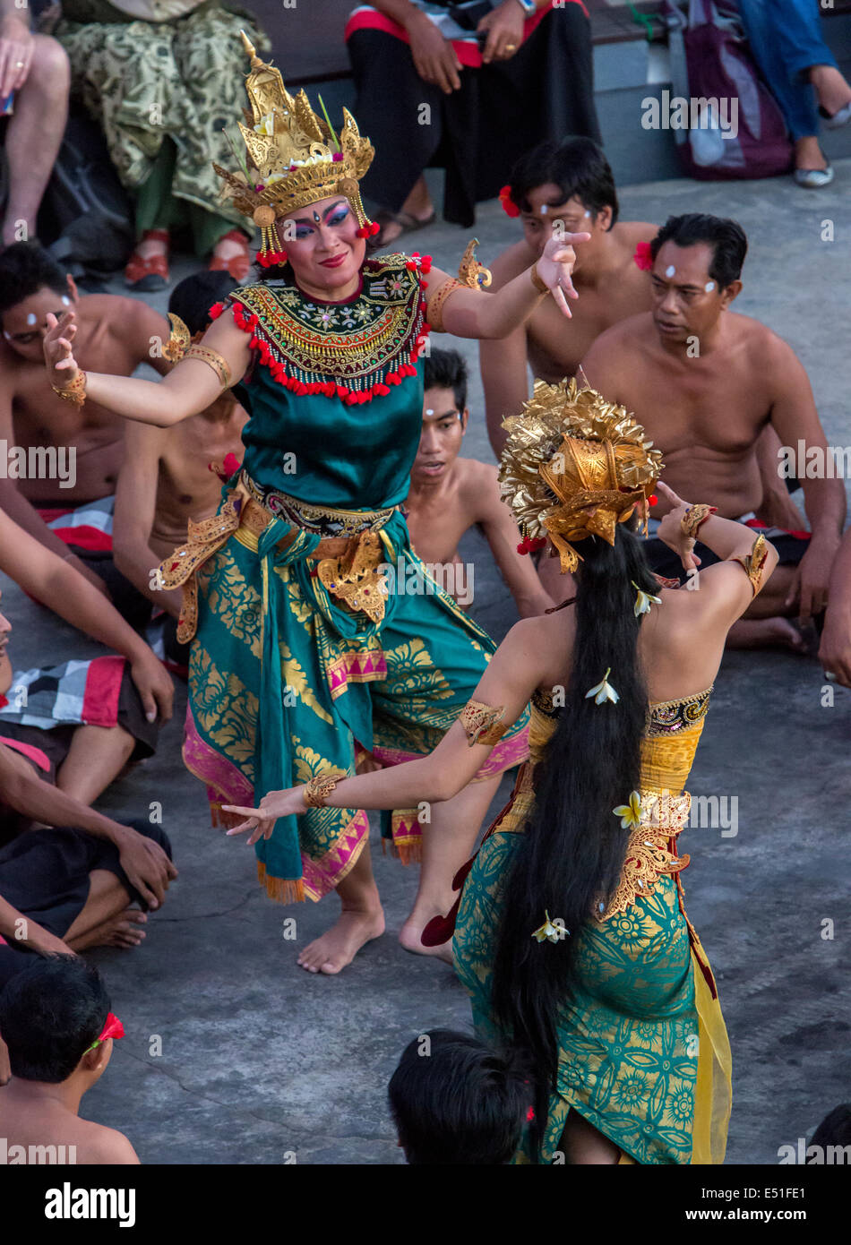Bali, Indonesien.  Kecak-Tanz, Arena neben Uluwatu Tempel. Stockfoto