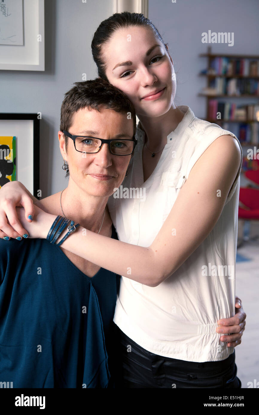Porträt der Mutter mit Tochter (16-17) Stockfoto