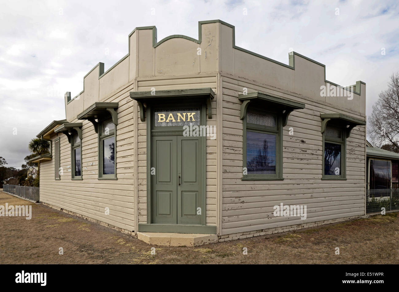 Alte hölzerne Bank Gebäude in Deepwater NSW Australien. Stockfoto