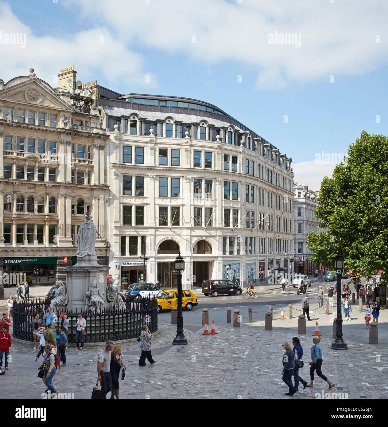 St Pauls Churchyard, London, Vereinigtes Königreich. Architekt: Sheppard Robson, 2013. Stockfoto