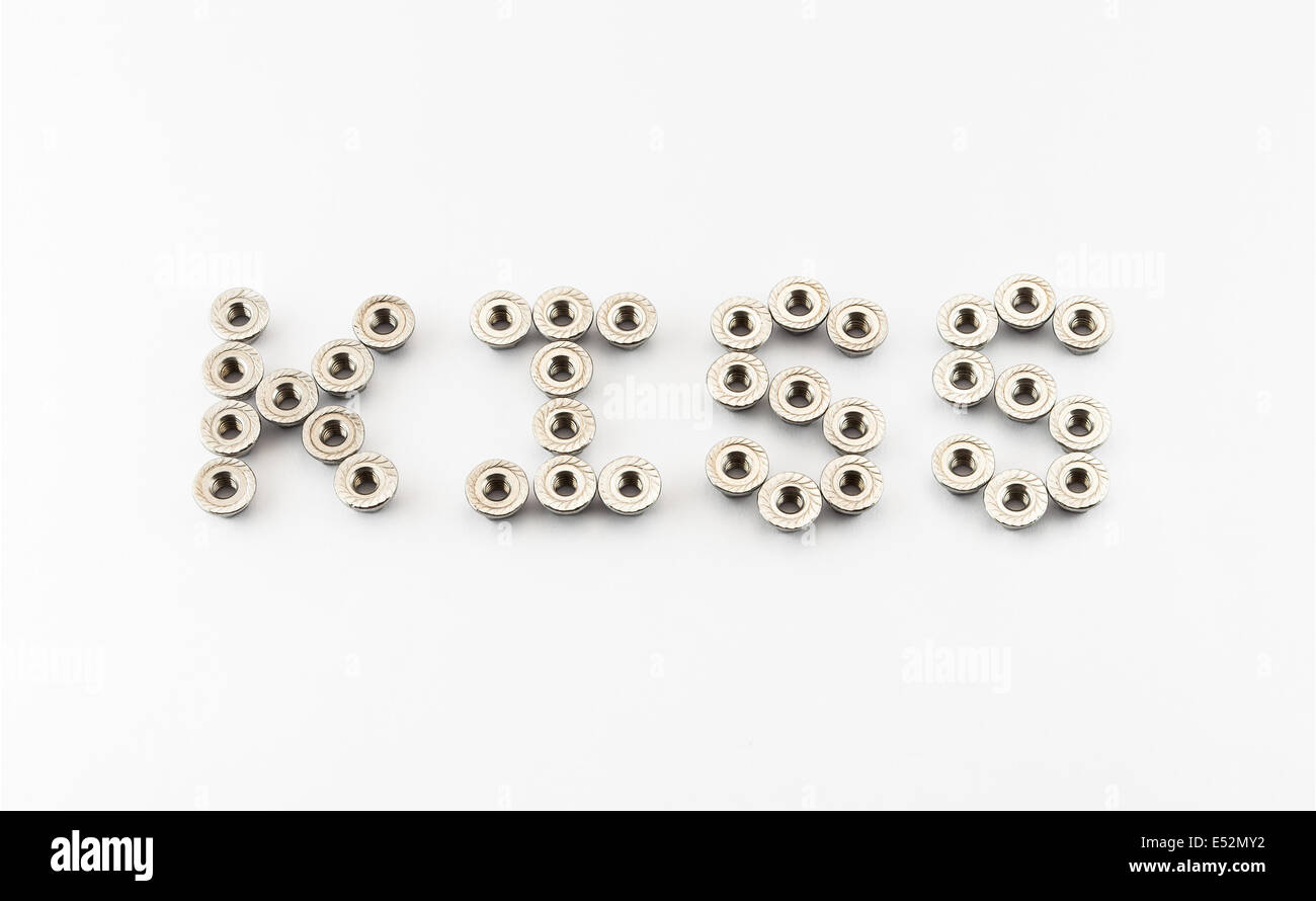Word erstellt von Edelstahl-Hex Flansch-Muttern zu küssen. Stockfoto