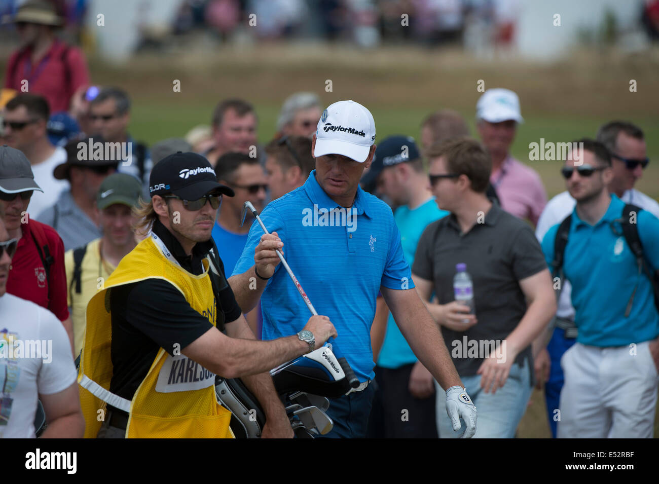 Hoylake, UK. 18. Juli 2014. Die Open Golf Championship. Robert Karlsson [SWE] von der anderen Seite des Cartpath nach einer wilden Fahrt Credit: Action Plus Sport/Alamy Live News Stockfoto