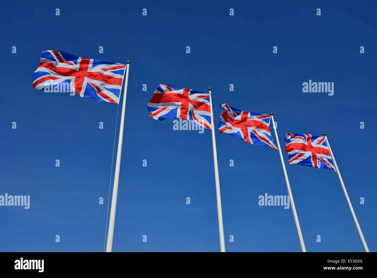 Zeile des Union Jack-Flaggen, Dallas Burton Poloclub, Southam, Warwickshire, England, Vereinigtes Königreich Stockfoto