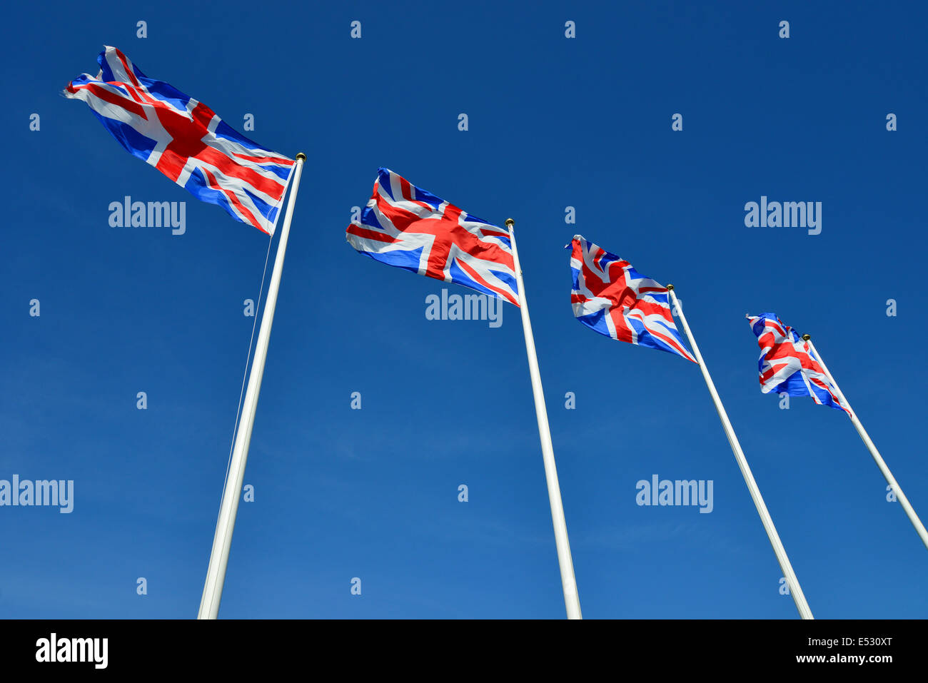 Zeile des Union Jack-Flaggen, Dallas Burton Poloclub, Southam, Warwickshire, England, Vereinigtes Königreich Stockfoto