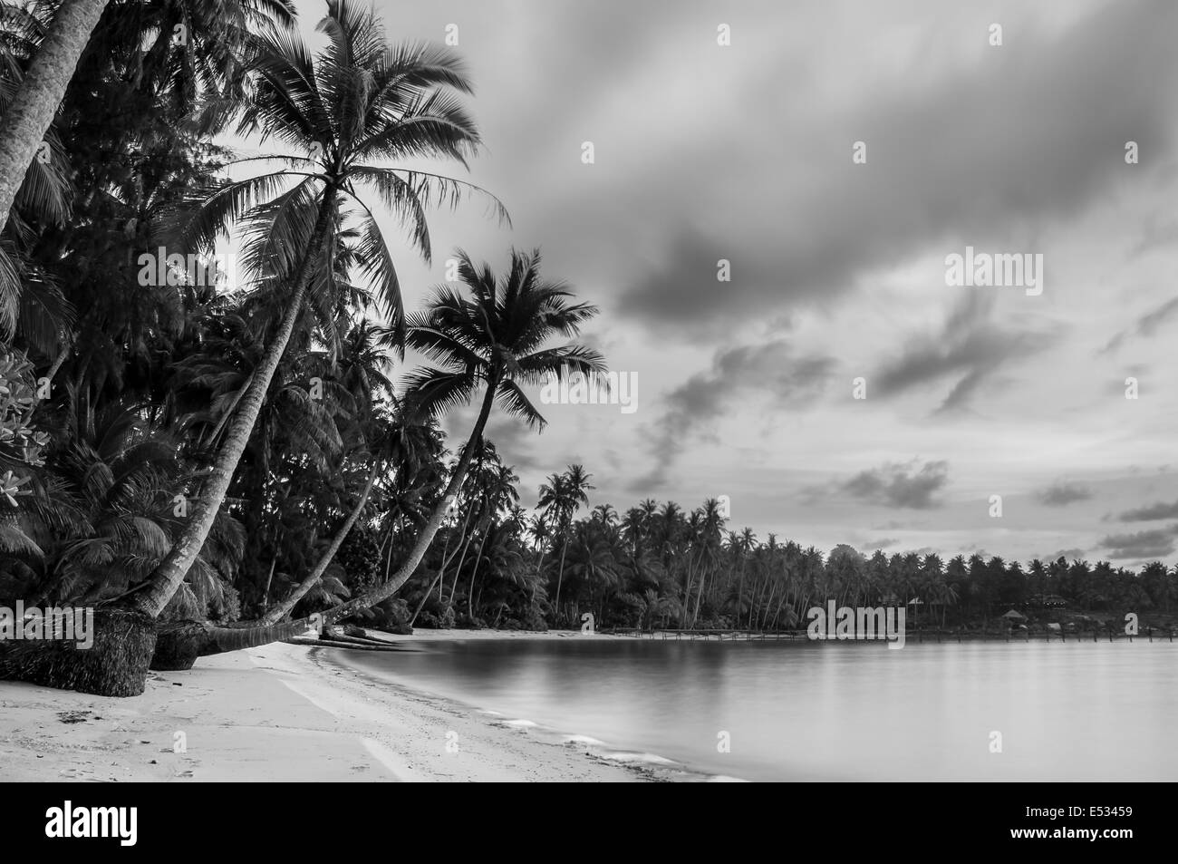 Wunderschönen tropischen Strand in Thailand mit Langzeitbelichtung Wirkung Stockfoto