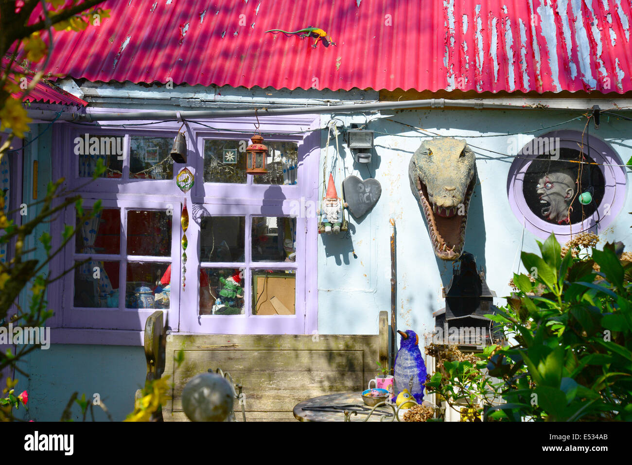 Alternative Bungalow am Eel Pie Insel, Twickenham, Borough von Richmond upon Thames, Greater London, England, Vereinigtes Königreich Stockfoto