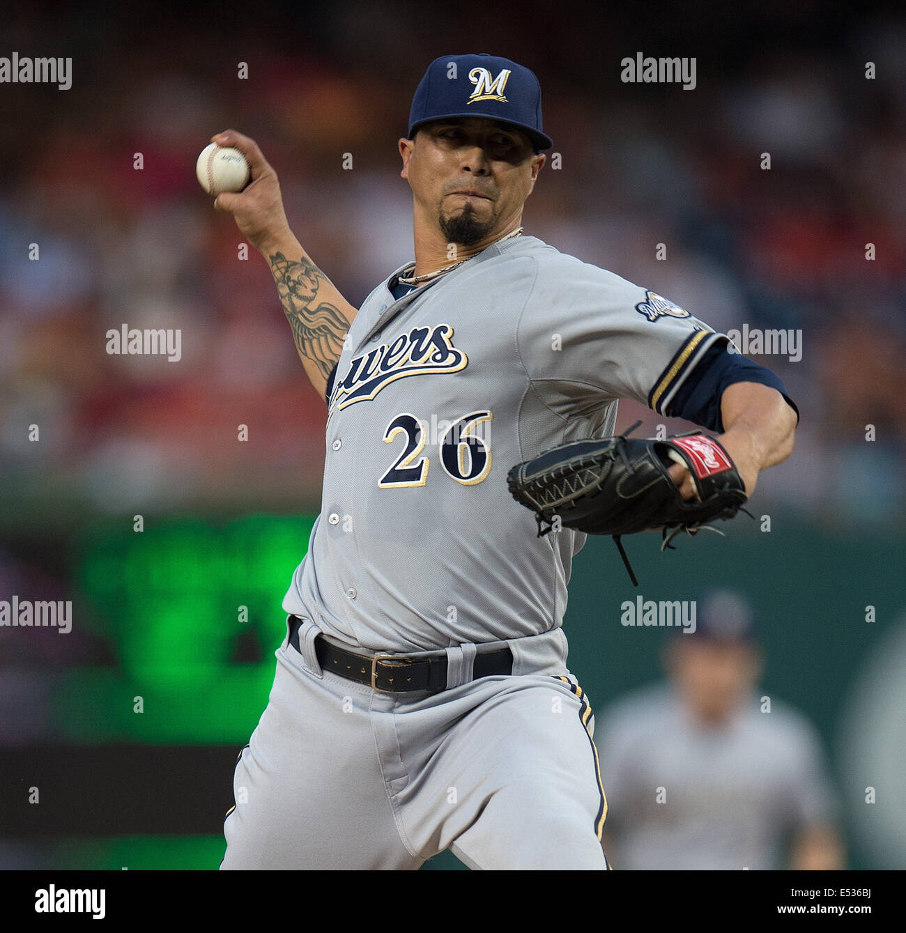 Washington, DC, USA. 18. Juli 2014. Milwaukee Brewers ab Krug Kyle Lohse (26) liefert einen Pitch gegen die Washington Nationals während der dritten Inning ihres Spiels bei Nationals Park in Washington, D.C., Freitag, 18. Juli 2014. Bildnachweis: Harry E. Walker/ZUMA Draht/Alamy Live-Nachrichten Stockfoto