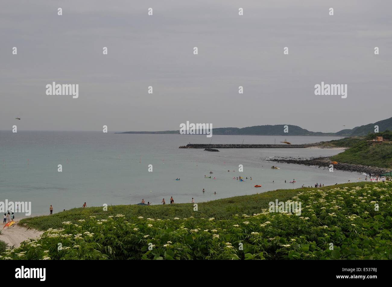 Shiokaze Kobalt Blau Strand, Tsunoshima, Shimonoseki, Yamaguchi, Japan Stockfoto