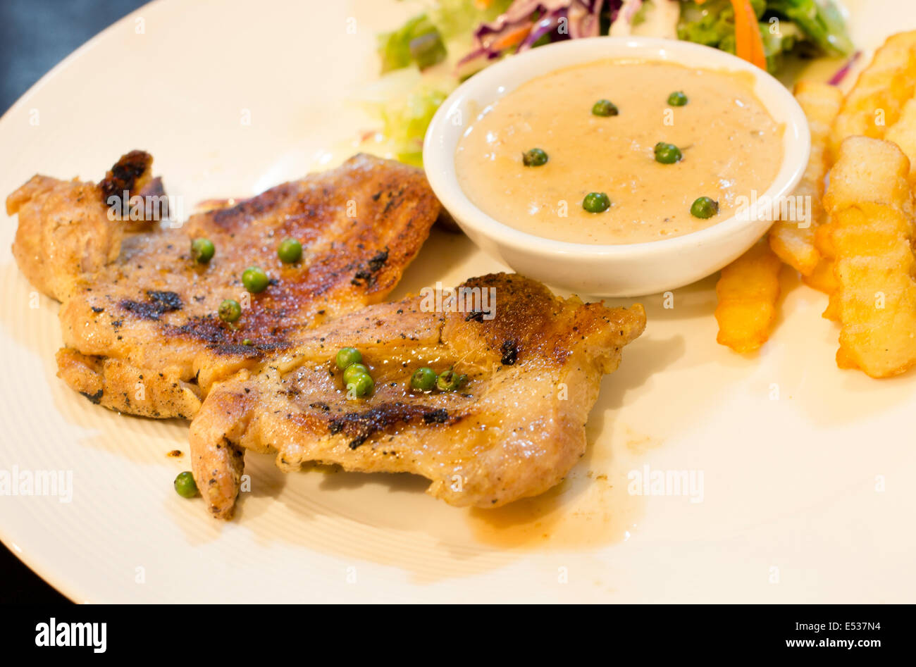 Gegrillte Steaks und Gemüse Stockfoto