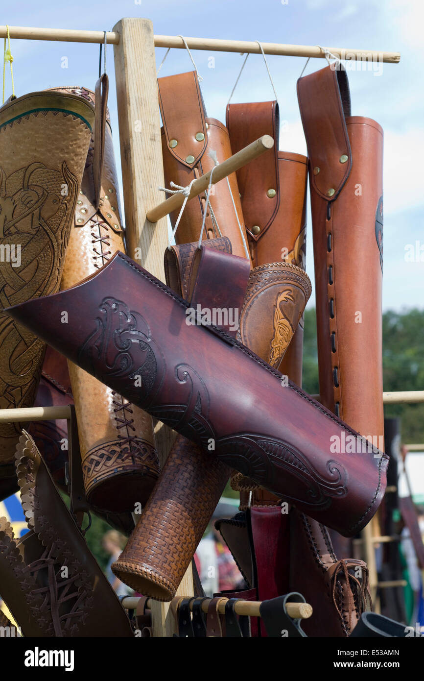 Dekorative Leder Köcher zum Verkauf an ein mittelalterliches fest in England Stockfoto