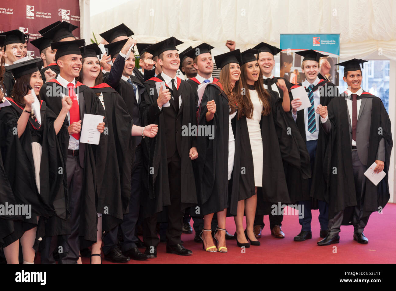 Absolventen an der University of West England (UWE) Grad Zeremonie, Bristol, England Stockfoto