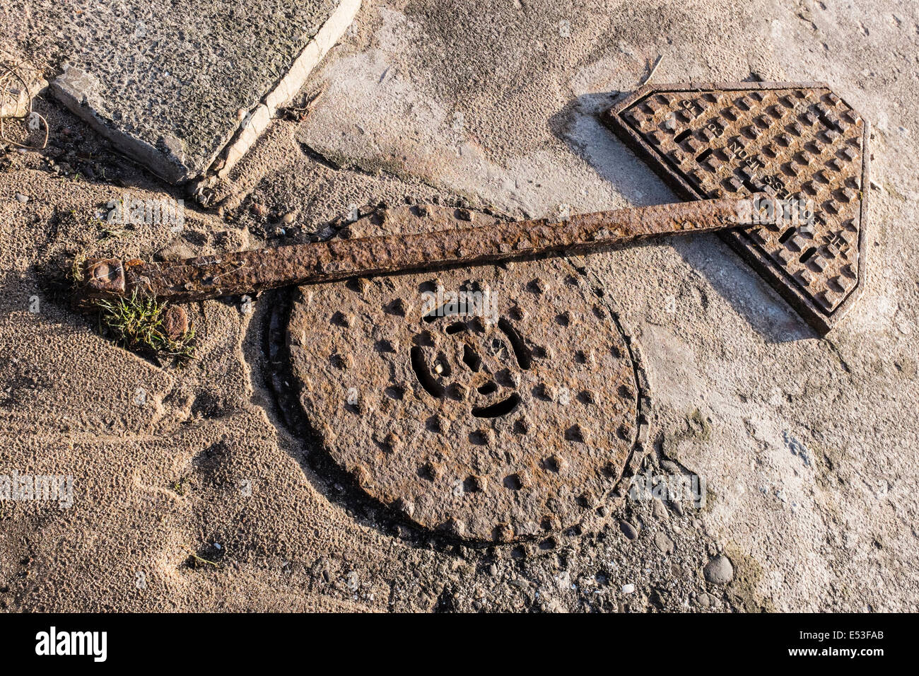 Metall-Gitter in Runde und dreieckige Formen für Stockfoto