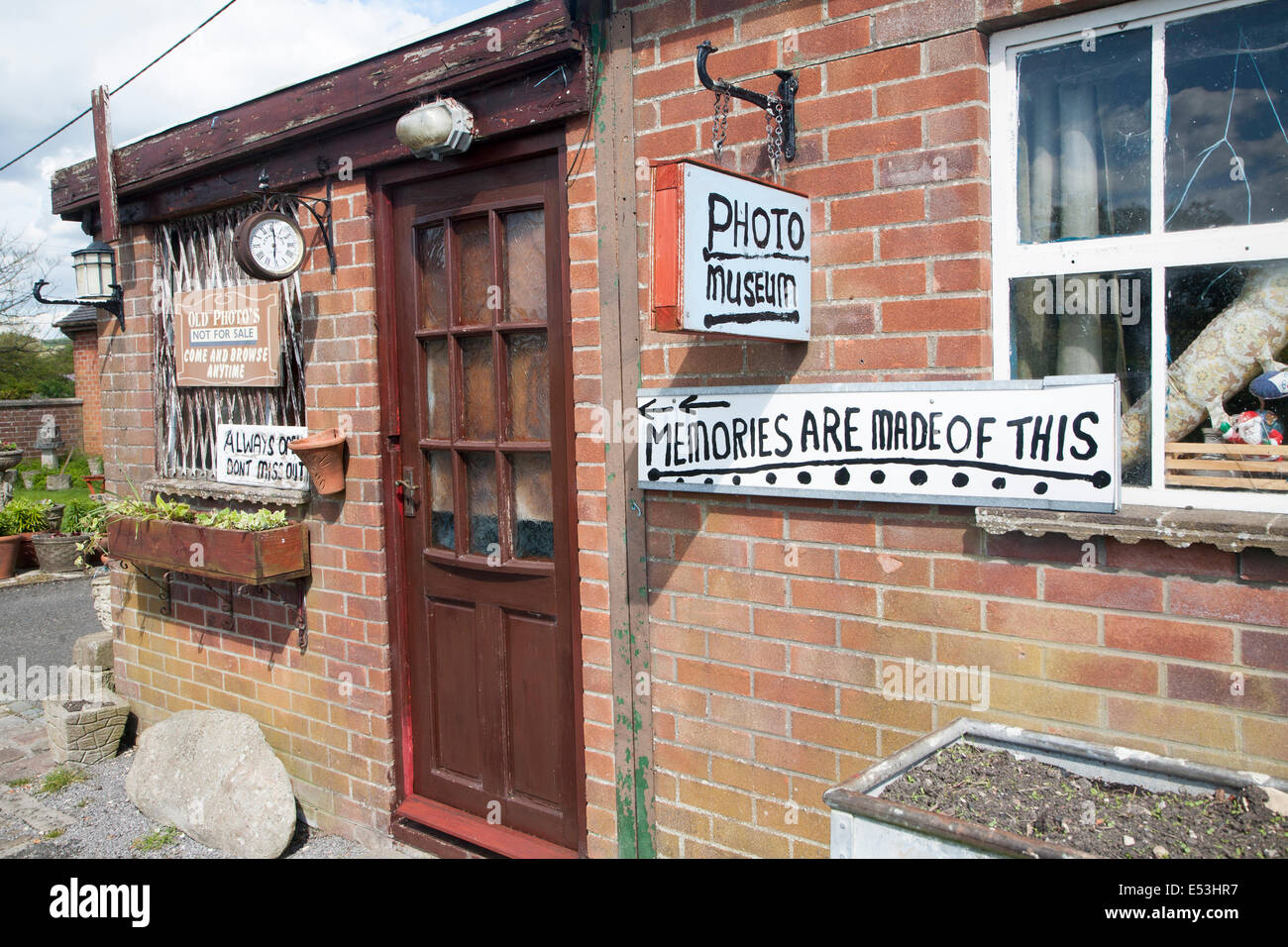 Schrullige kleine Foto-Galerie und Museum bei Alton Barnes, Wiltshire, England Stockfoto