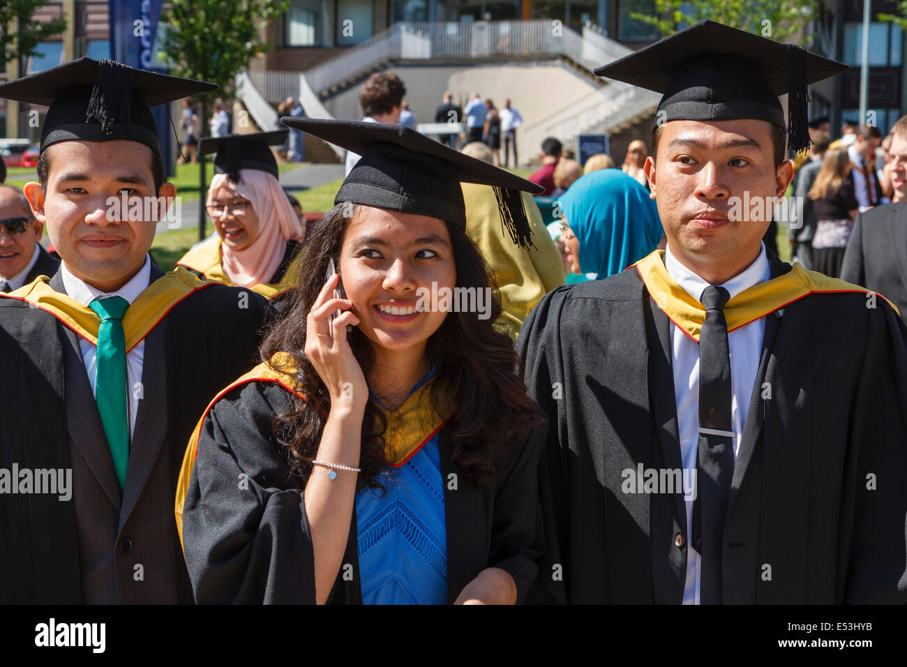 International Students at University Graduation Day, Großbritannien. Stockfoto