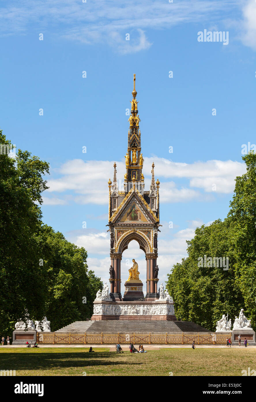 Das Prince Albert Memorial, Hyde Park, London, von Osten gesehen Stockfoto