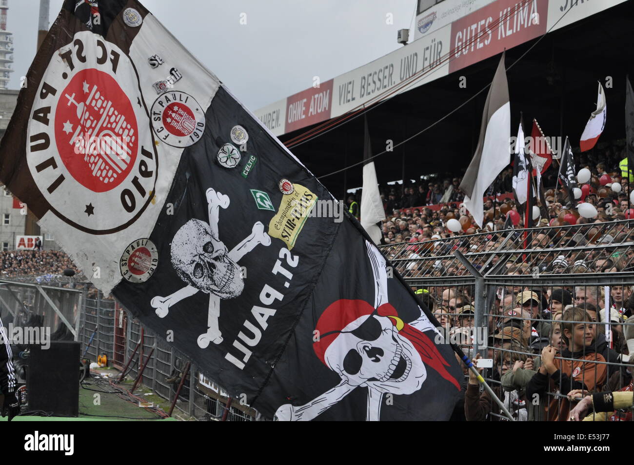 Gegengerade FC St. Pauli, Hamburg, Deutschland. Nur zur redaktionellen Verwendung. Stockfoto