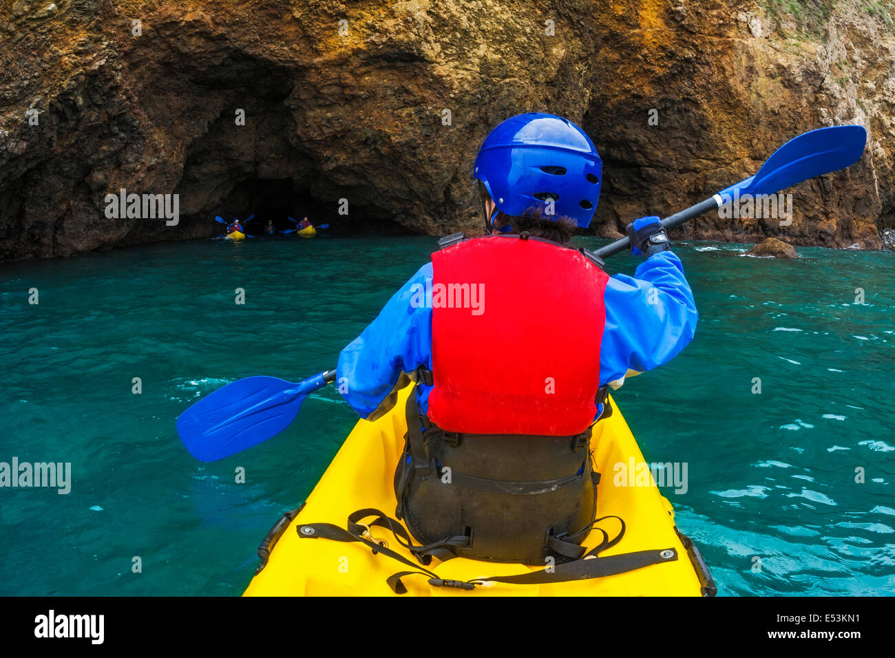 Kajakfahren auf der Insel Santa Cruz, Channel Islands Nationalpark, Kalifornien USA Stockfoto