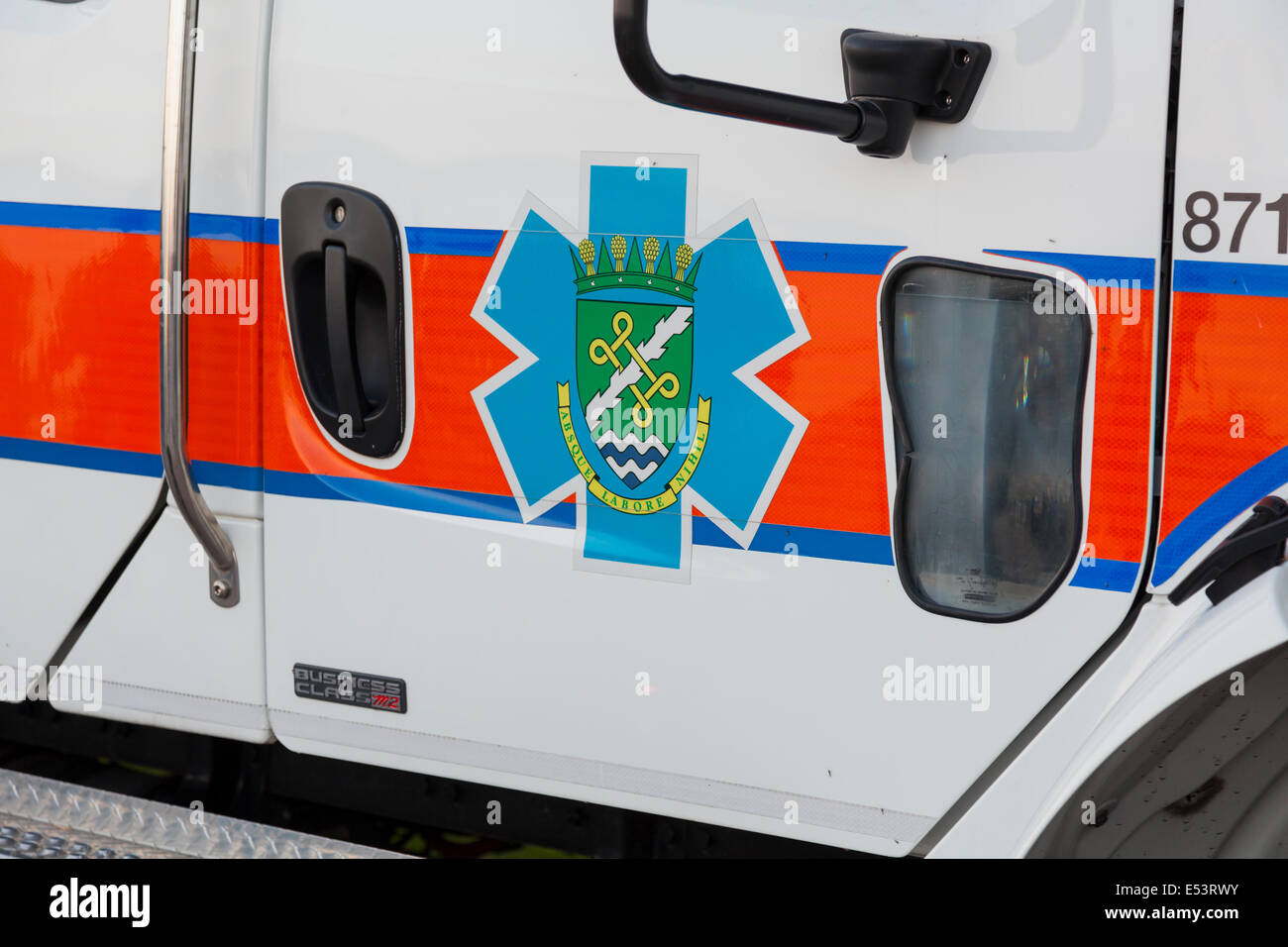 Krankenwagen-Logo auf das "Sound of Music Festival" im Spencer Smith Park in Burlington, Ontario, Kanada. Stockfoto