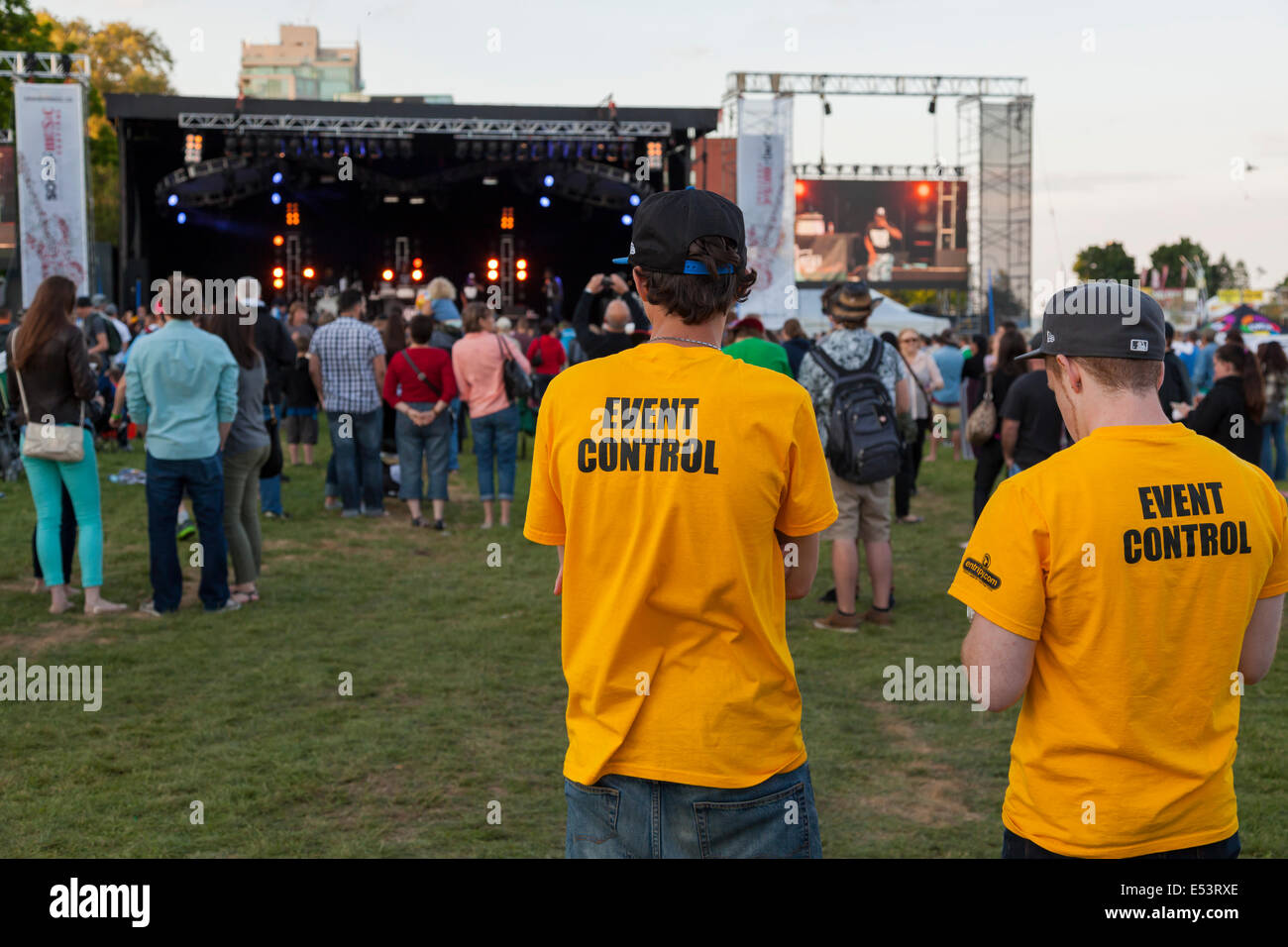 "Veranstaltung kontrollieren" auf das "Sound of Music Festival" im Spencer Smith Park in Burlington, Ontario, Kanada. Stockfoto
