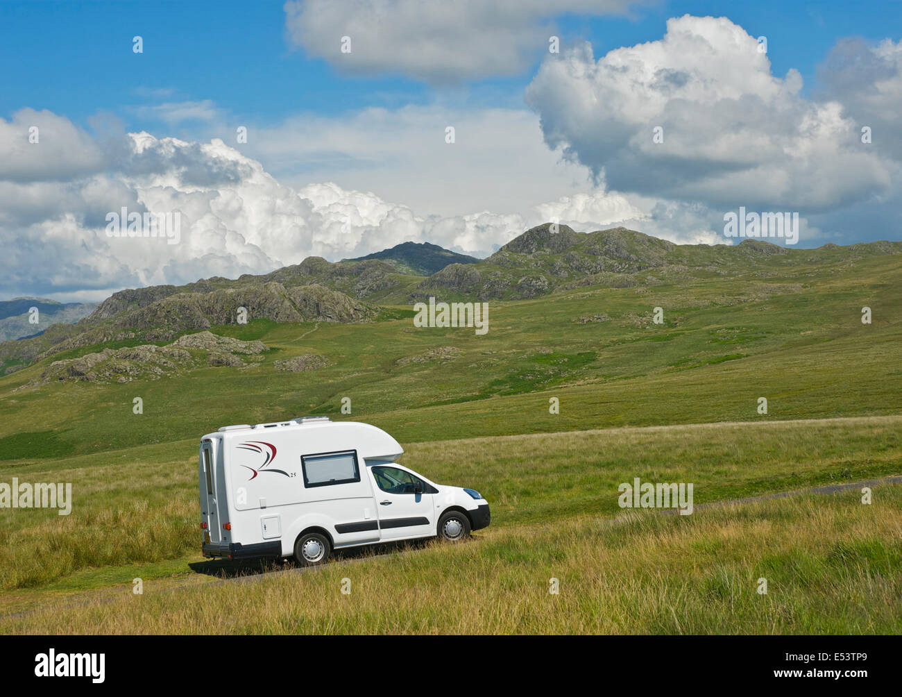 Romahome R25 geparkt auf Birker fiel, South Lakeland, Cumbria, England UK Stockfoto