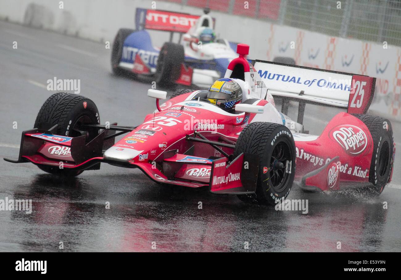 Toronto, Kanada. 20. Juli 2014. Andretti Autosports amerikanischen Fahrer Marco Andretti (vorne) Rennen während der 2014 Honda Indy Toronto der IndyCar Series Rennen in Toronto, Kanada, 19. Juli 2014. Der Indy-Car-Rennen wurde später wegen Regens am Samstag abgesagt. Bildnachweis: Xinhua/Alamy Live-Nachrichten Stockfoto