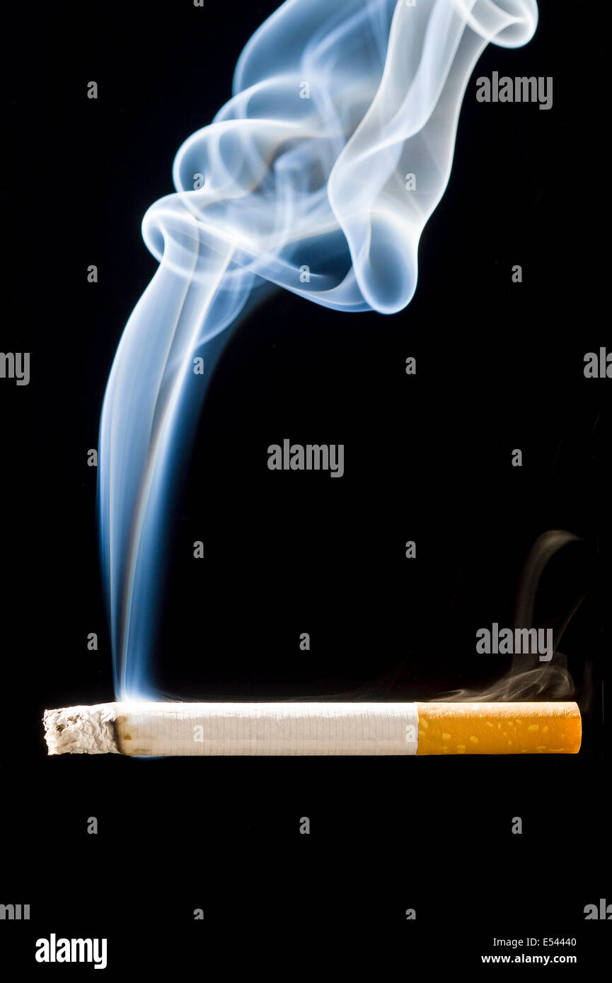 qualmender Zigarette Stockfoto