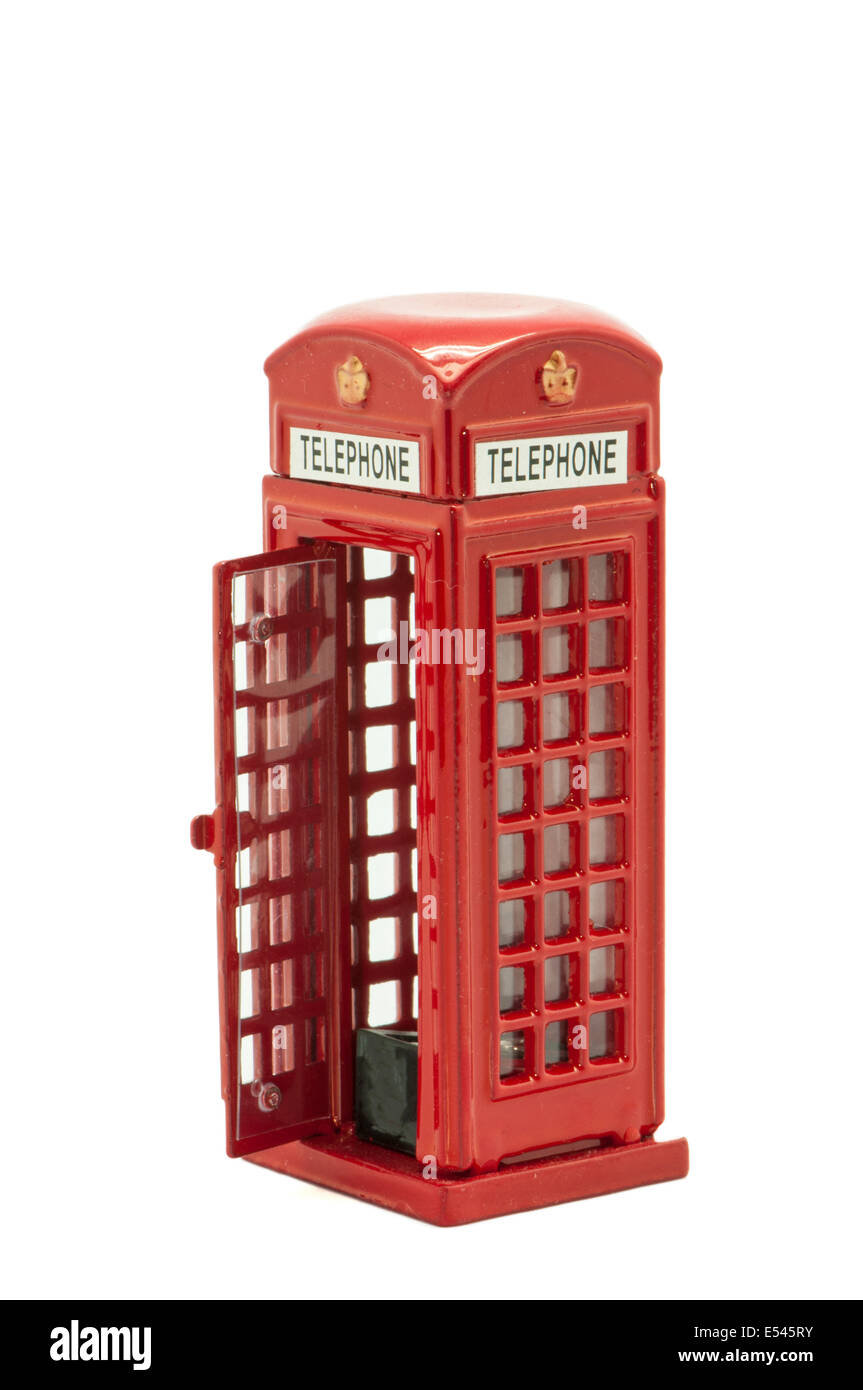 Telefonzelle uk auf weißem Hintergrund Stockfoto