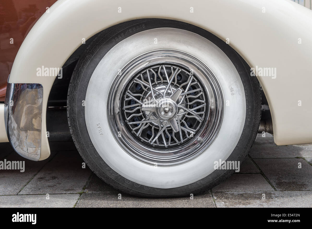 Vintage Reifen auf den Kompressor-Auburn 851 speedster Stockfoto
